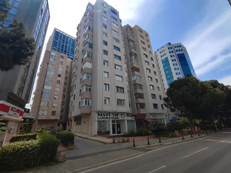 KADIKÖY SAHRAYICEDİT'TE METROYA YAKIN SATILIK 2+1 DAİRE